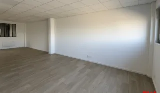  LOCAUX D'ACTIVITÉS 300 M² VIGNEUX DE BRETAGNE