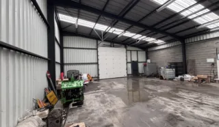  LOCAL D'ACTIVITÉS 176 m² RIEC SUR BELON