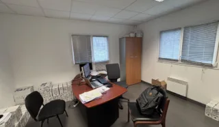  LOCAL D'ACTIVITÉS 176 m² RIEC SUR BELON