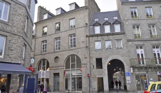  LOCAL COMMERCIAL 102 m²