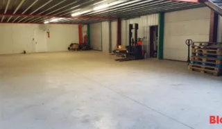  LOCAUX D'ACTIVITÉS 300 M² SAINT ANDRE DES EAUX