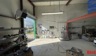  LOCAUX D'ACTIVITÉS 300 M² SAINT ANDRE DES EAUX