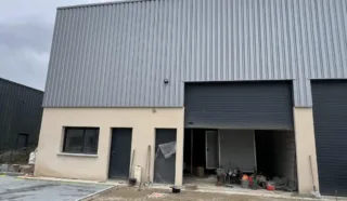  3 CELLULES D'ACTIVITES DE 150 M² PONT-PEAN