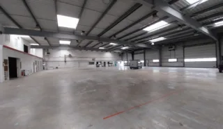  LOCAL D'ACTIVITÉS PLESCOP 1 800 m²