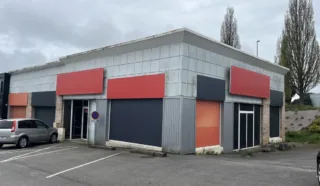  LOCAL COMMERCIAL 306 m² LORIENT