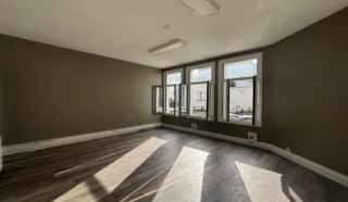  LOCAUX D'ACTIVITÉS 322 M² NANTES