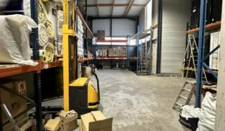  CELLULE COMMERCIALE et d'ACTIVITÉS 220 M²