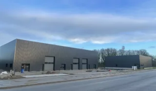  LOCAL D'ACTIVITES 1373 M² CAVAN