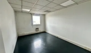  BUREAUX 147 m² RENNES