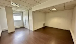  BUREAUX 147 m² RENNES