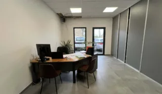  LOCALD'ACTIVITES CREVIN 210 m²