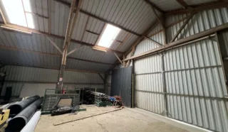  LOCALD'ACTIVITES CREVIN 210 m²