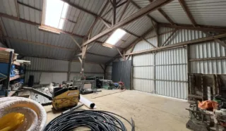  LOCALD'ACTIVITES CREVIN 210 m²