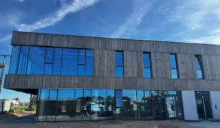  LOCAUX D'ACTIVITÉS 1 193 M² LES SORINIERES