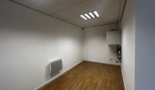  BUREAUX 151 M² NANTES