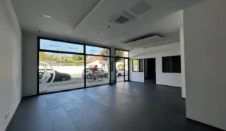  LOCAL COMMERCIAL 99 m² SAINT-SÉBASTIEN-SUR-LOIRE