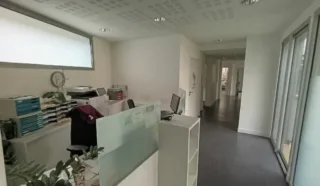  BUREAUX 150 m² GUILERS
