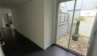  BUREAUX 150 m² GUILERS