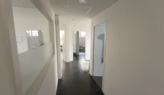  BUREAUX 150 m² GUILERS