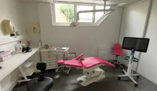  BUREAUX 150 m² GUILERS