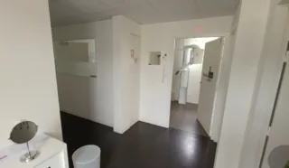  BUREAUX 150 m² GUILERS