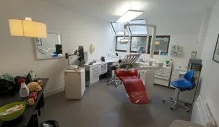  BUREAUX 150 m² GUILERS