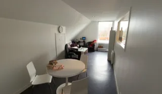  BUREAUX 150 m² GUILERS