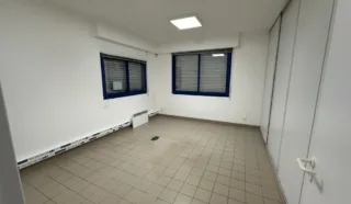  LOCAL D'ACTIVITES 274 m² LORIENT