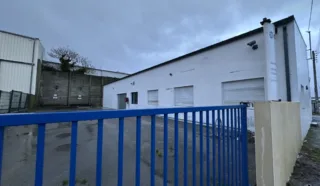  LOCAL D'ACTIVITES 274 m² LORIENT