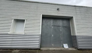  LOCAUX D'ACTIVITES 130 M² SAINTE LUCE SUR LOIRE