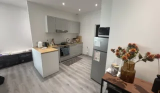  LOCAUX D'ACTIVITES 130 M² SAINTE LUCE SUR LOIRE