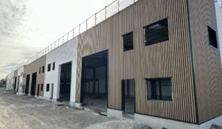  BATIMENT D'ACTIVITES 2629 m² KERVIGNAC