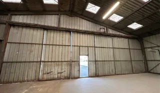  LOCAL D'ACTIVITES 600 m² BAUD