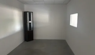  LOCAUX D'ACTIVITÉS 166 M² GRANDCHAMPS DES FONTAINES