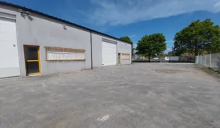  LOCAUX D'ACTIVITÉS 300 M² PONTCHATEAU
