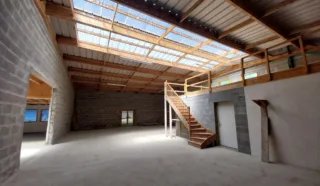  LOCAUX D'ACTIVITÉS 300 M² PONTCHATEAU