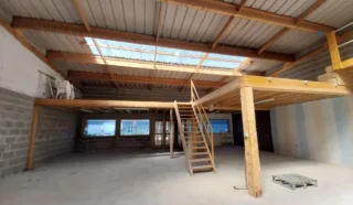  LOCAUX D'ACTIVITÉS 300 M² PONTCHATEAU