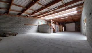  LOCAUX D'ACTIVITÉS 600 M² PONTCHATEAU
