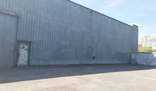  LOCAUX D'ACTIVITES 450 m² QUIMPER