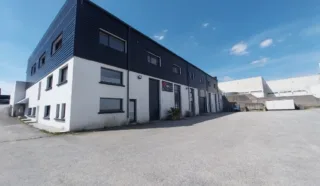  LOCAUX D'ACTICITES 650 m² QUIMPER