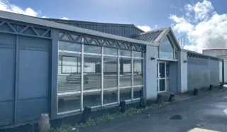  LOCAL COMMERCIAL 830 m² SAINT THURIAU