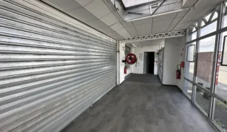  LOCAL COMMERCIAL 830 m² SAINT THURIAU