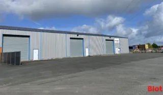  LOCAUX D'ACTIVITÉS 1 125 M² PRINQUIAU