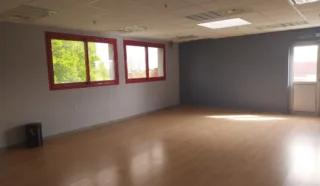  LOCAUX D'ACTIVITES 1 529 m² QUIMPER