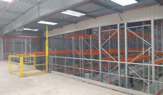  LOCAUX D'ACTIVITES 1 529 m² QUIMPER