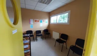  LOCAUX PROFESSIONNELS 90 m² PONTIVY