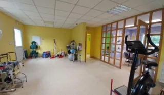  LOCAUX PROFESSIONNELS 90 m² PONTIVY