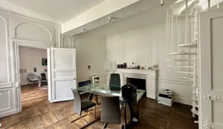  BUREAUX 82 m² CENTRE-VILLE