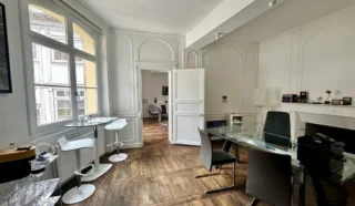  BUREAUX 82 m² CENTRE-VILLE