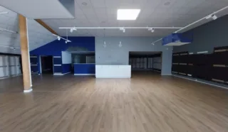  LOCAL COMMERCIAL AVEC VITRINE SAINT-MALO 484 m²